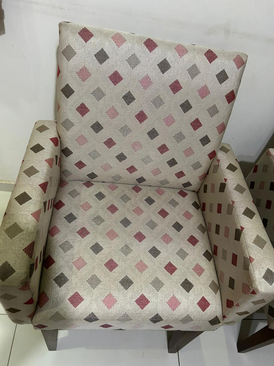 Depois: Poltrona estampada